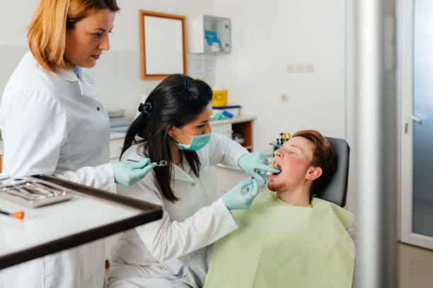 Best Emergency Tooth Extraction in Valmeyer, IL